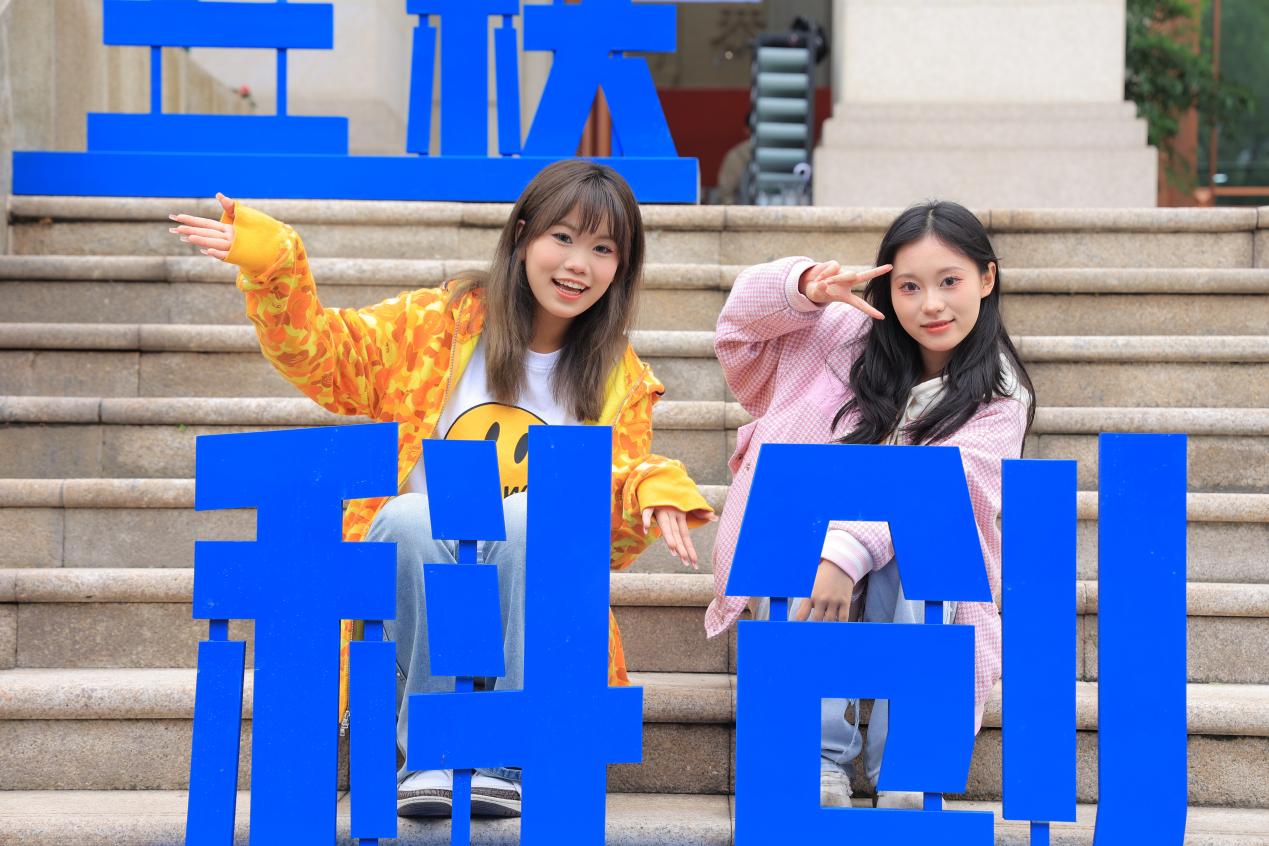 C:\Users\86182\Desktop\我和科创的合影\1640d9b95c602507718097ad883d347.jpg1640d9b95c602507718097ad883d347
