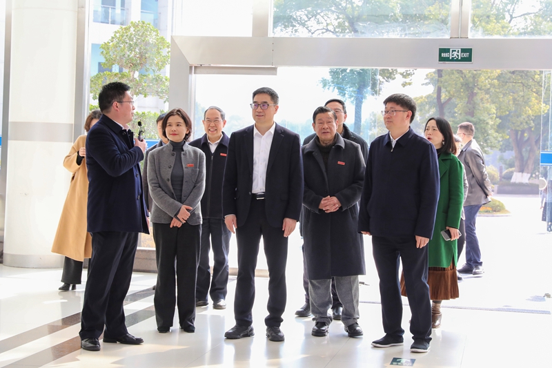 市委教育工委书记、市教委主任刘宴兵一行来校调研