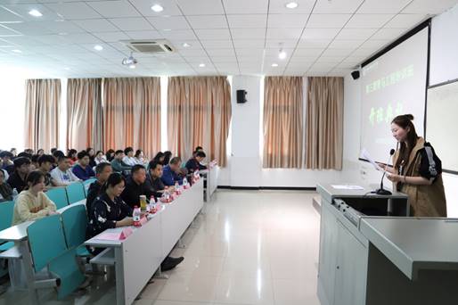 说明:E:\柳\团委文档\青马工程\2018-2019学年度\2018-2019下期\第三期青马班\1开班典礼\开班典礼照片20190411\IMG_8643_副本.jpg