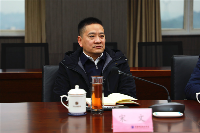 永川区委常委永川高新区党工委书记宋文一行来校现场办公