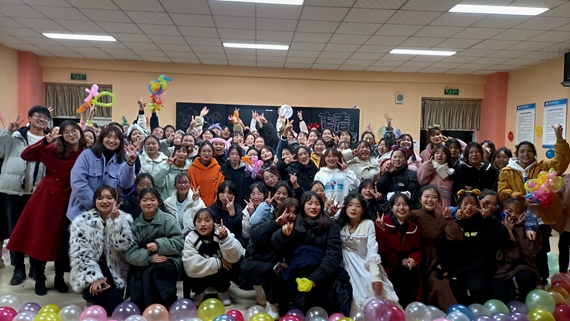 班级合影 学校供图 华龙网发 4、班级合影 学校供图 华龙网发