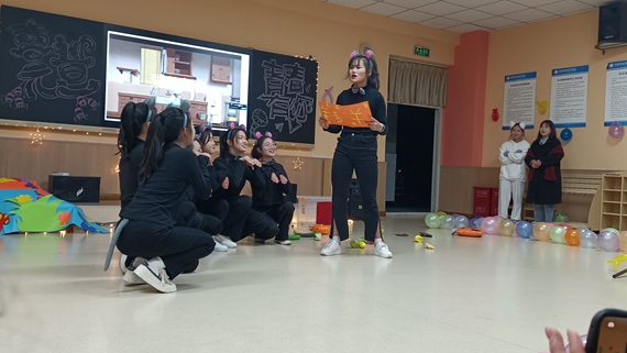 儿童剧《猫鼠之夜》 学校供图 华龙网发 2、儿童剧《猫鼠之夜》 学校供图 华龙网发