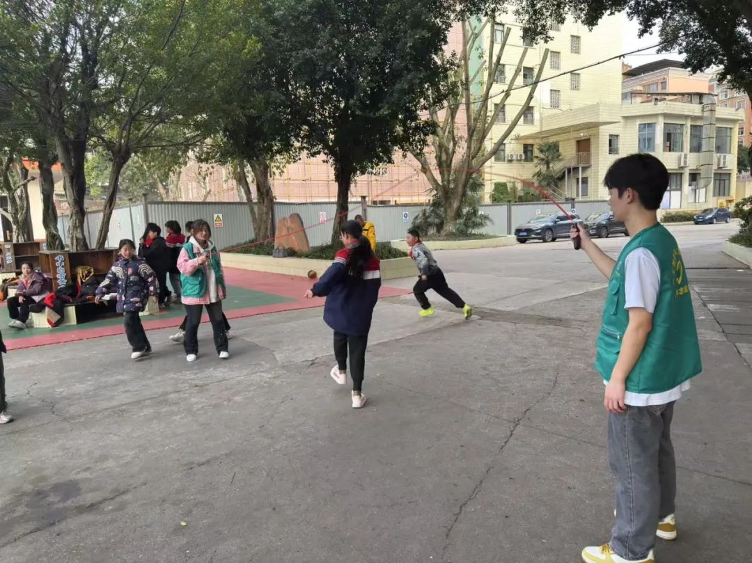ca847de167d37352ac20aad9572ad326.jpg