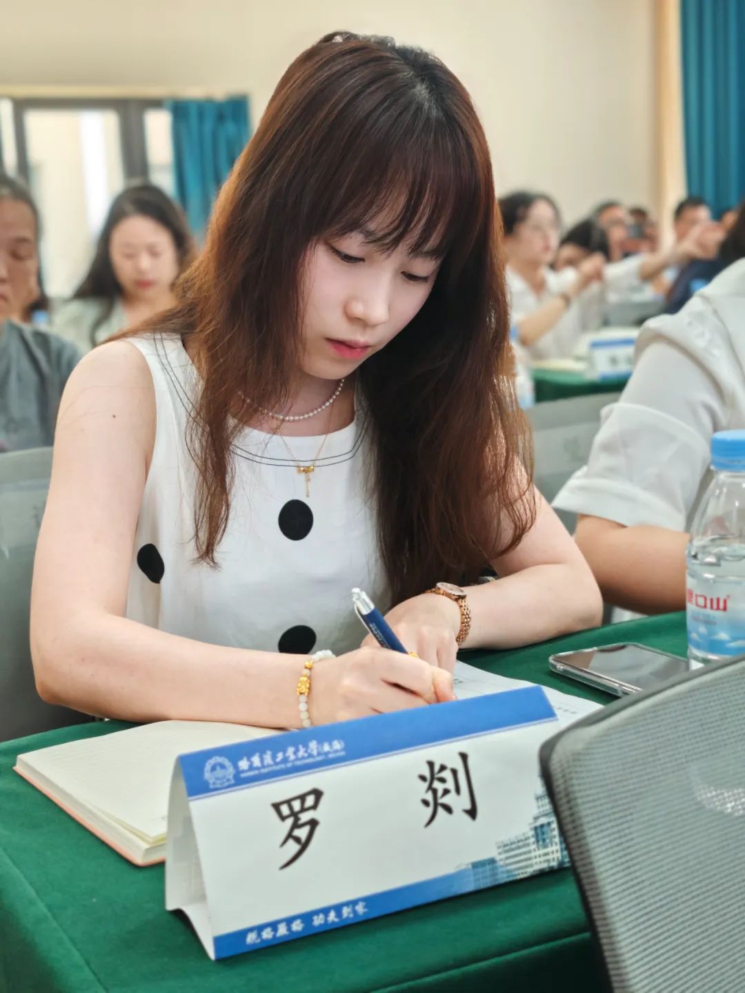 acfceecd2be3d23cb1cafa3a9b7f6bf7.jpg